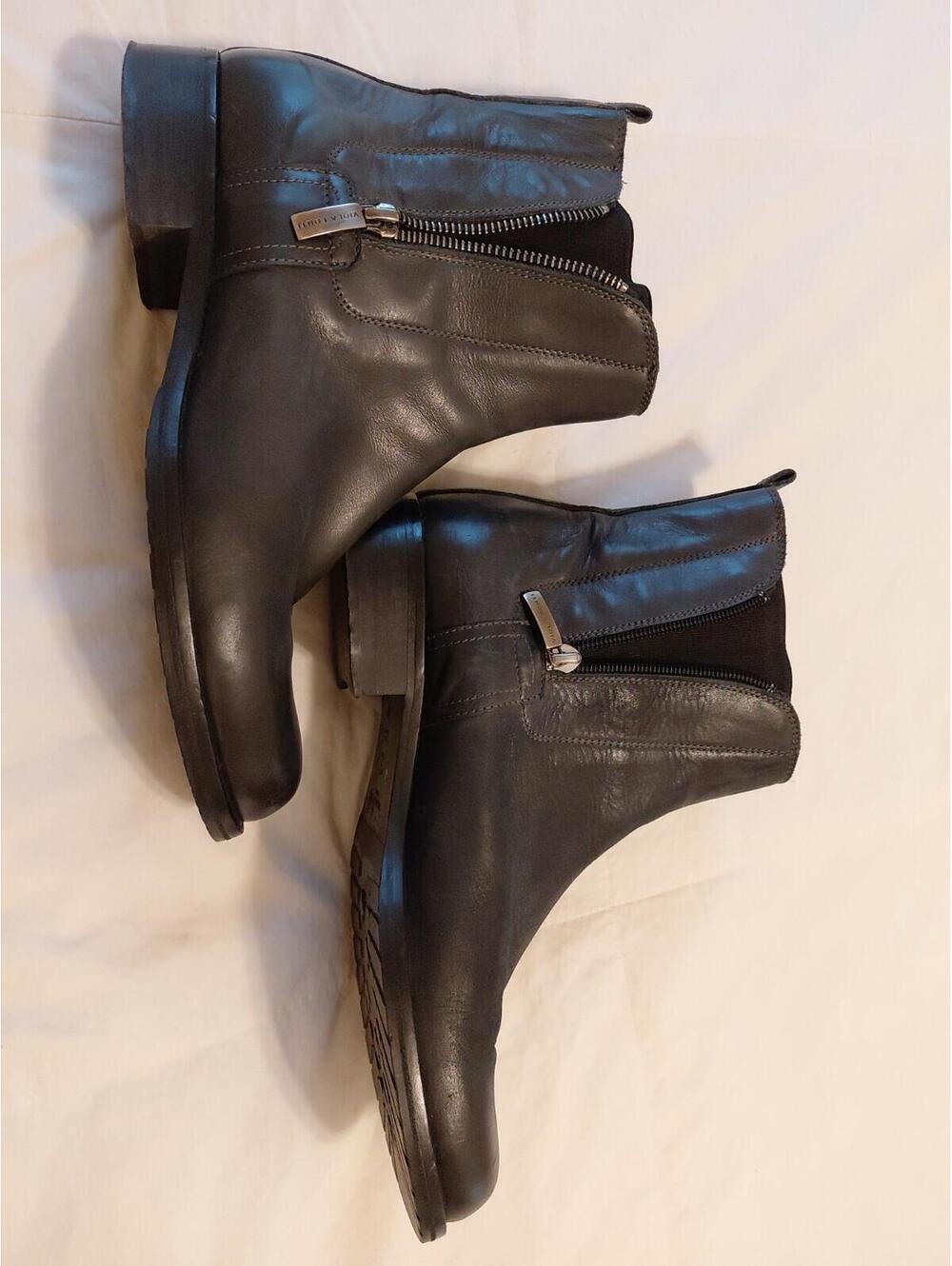 Viola Fonti Booties Black Sz 8.5 EUC Zipper On Both Sides